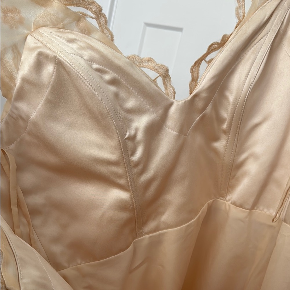 Gold Ruffled Sweetheart Wedding Gown - Picture 9 of 9